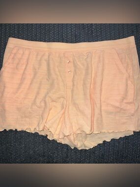 stars above Peach Ribbed Lounge Shorts